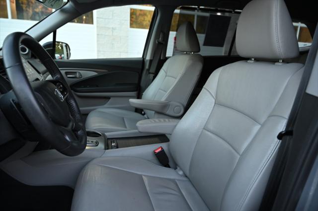 used 2022 Honda Pilot car, priced at $33,995