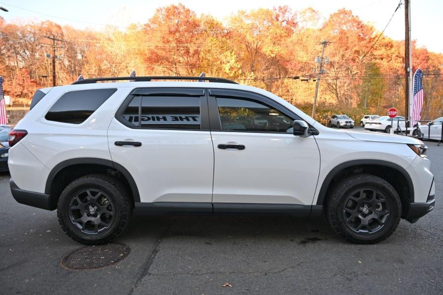 used 2025 Honda Pilot car, priced at $36,995