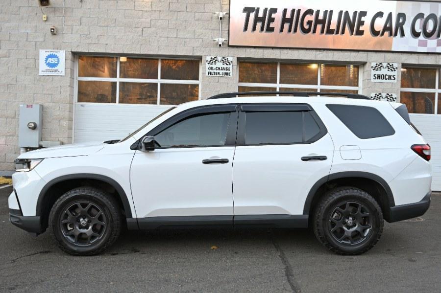 used 2025 Honda Pilot car, priced at $36,995