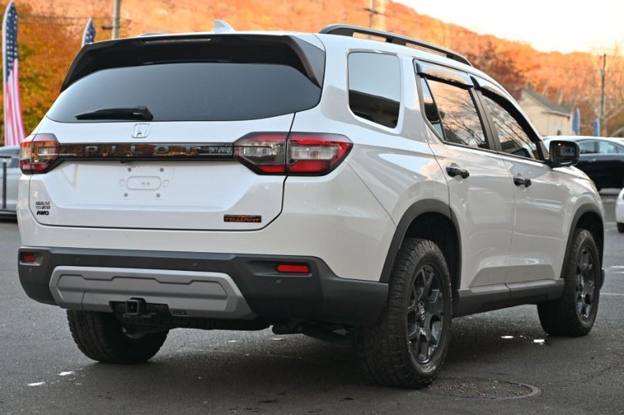 used 2025 Honda Pilot car, priced at $36,995