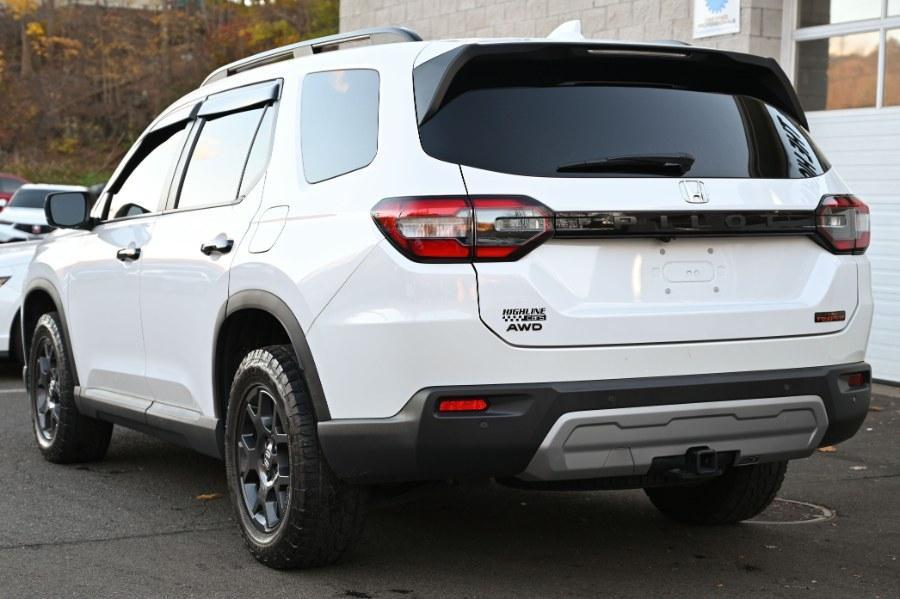 used 2025 Honda Pilot car, priced at $36,995
