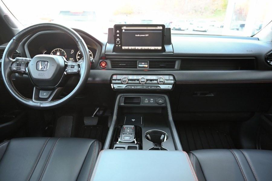 used 2025 Honda Pilot car, priced at $36,995