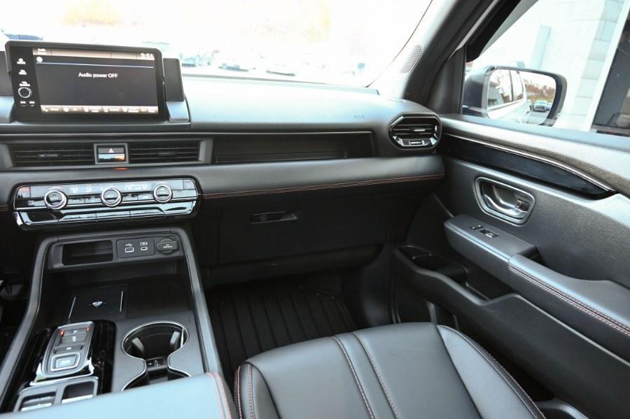 used 2025 Honda Pilot car, priced at $36,995