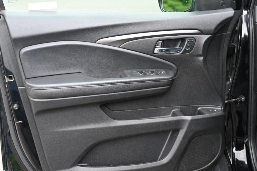 used 2022 Honda Pilot car, priced at $25,995