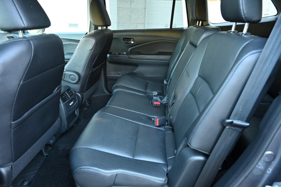 used 2022 Honda Pilot car, priced at $26,995