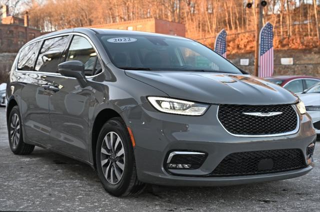 used 2022 Chrysler Pacifica Hybrid car, priced at $21,995