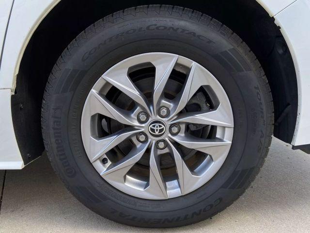 used 2023 Toyota Sienna car, priced at $35,900