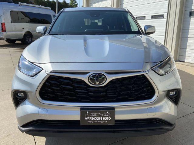 used 2024 Toyota Highlander car, priced at $35,900