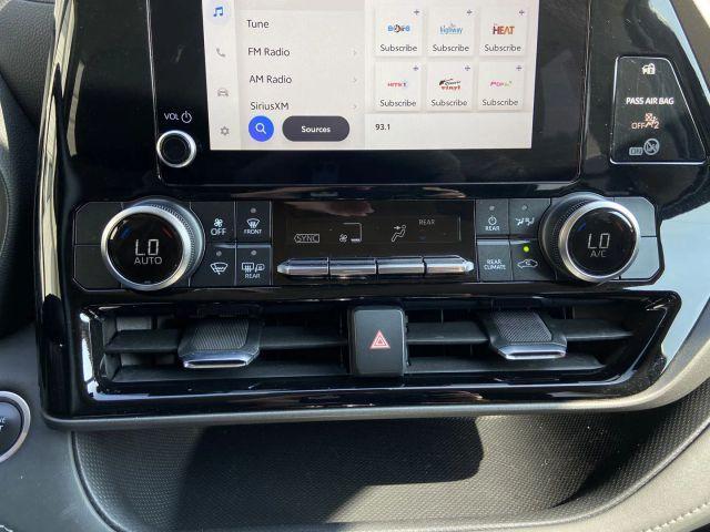used 2024 Toyota Highlander car, priced at $35,900