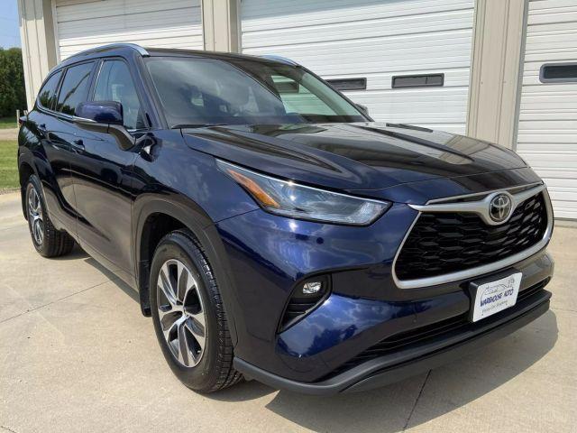 used 2021 Toyota Highlander car, priced at $38,800