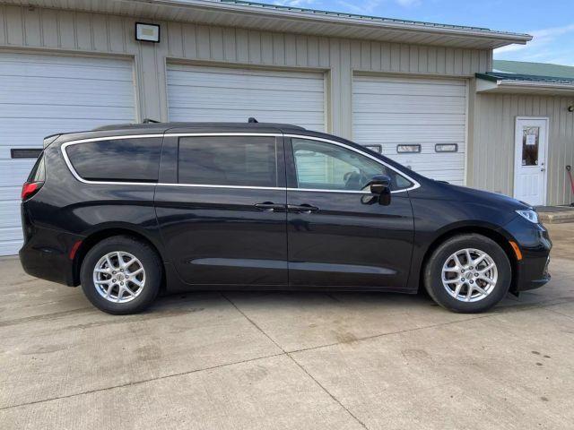 used 2022 Chrysler Pacifica car, priced at $28,900