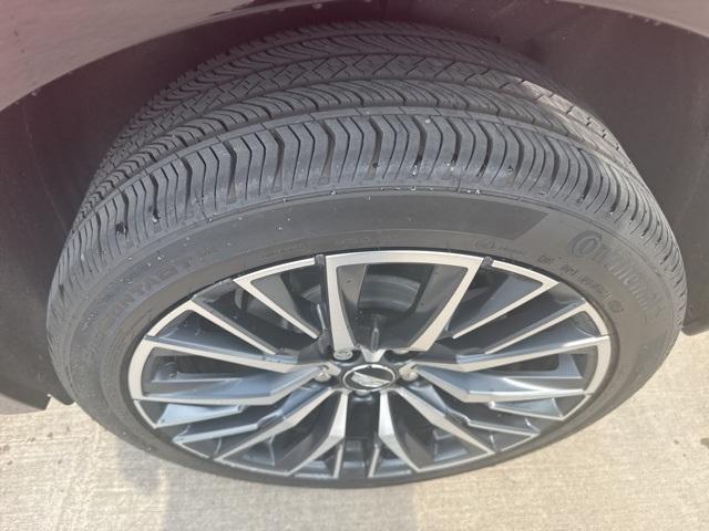 used 2024 Cadillac XT4 car, priced at $43,924