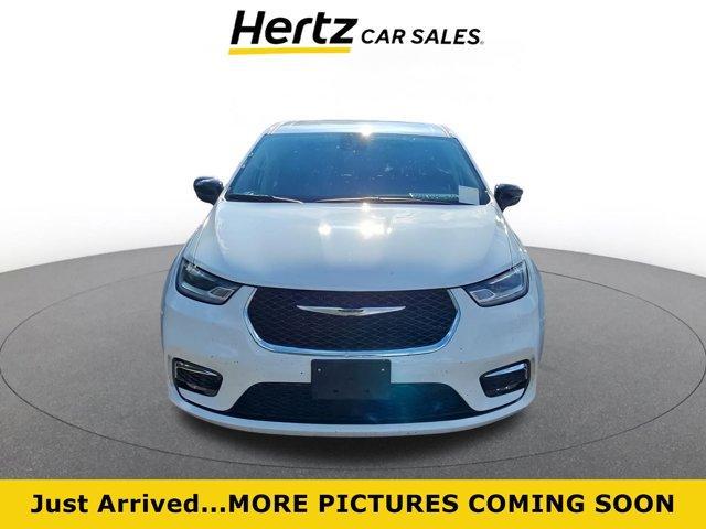 used 2024 Chrysler Pacifica car, priced at $33,275