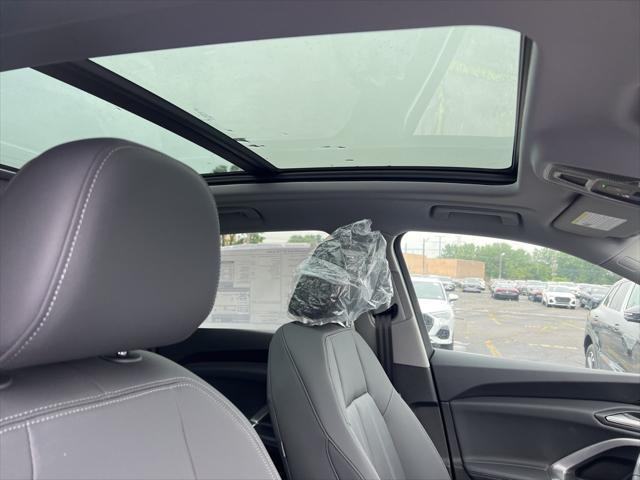 new 2025 Audi Q5 car, priced at $58,100