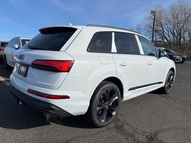 new 2025 Audi Q7 car, priced at $77,880