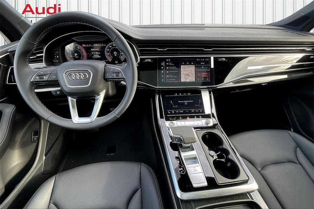new 2025 Audi Q7 car, priced at $76,480