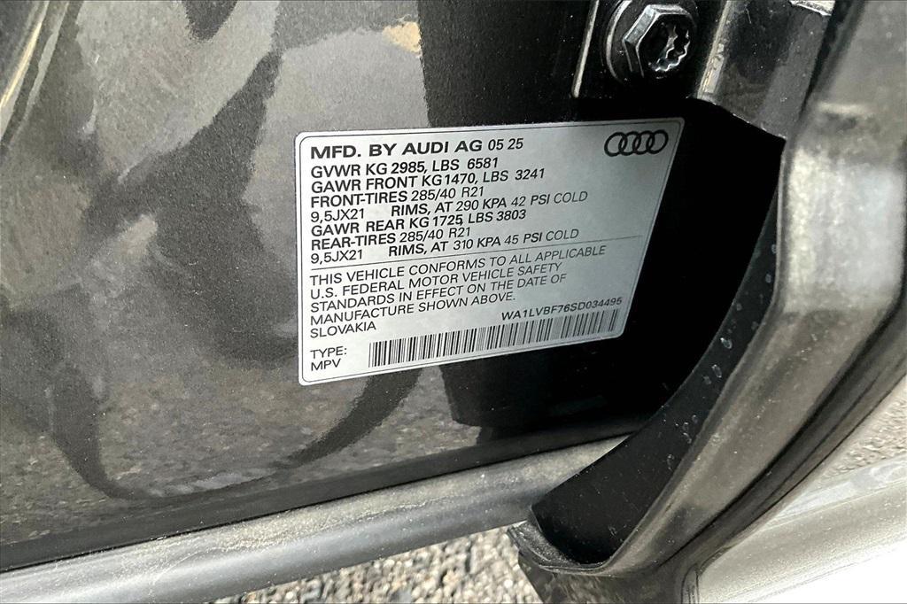 new 2025 Audi Q7 car, priced at $76,480