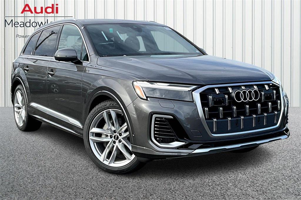 new 2025 Audi Q7 car, priced at $76,480