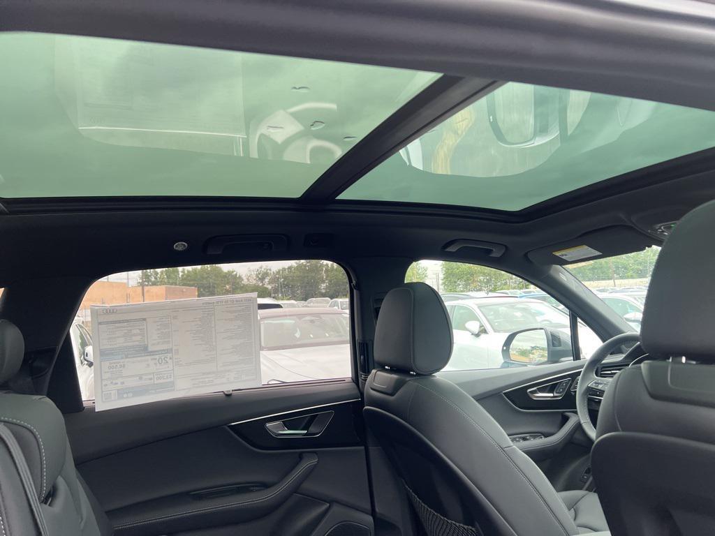 new 2025 Audi Q7 car, priced at $76,480