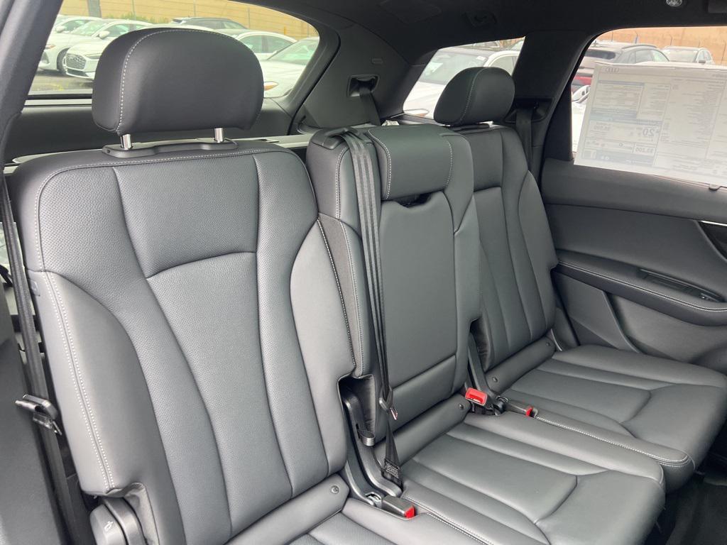 new 2025 Audi Q7 car, priced at $76,480