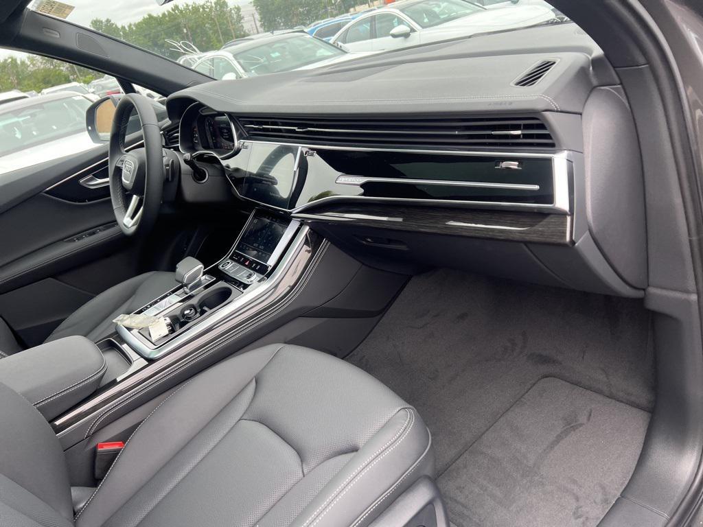 new 2025 Audi Q7 car, priced at $76,480