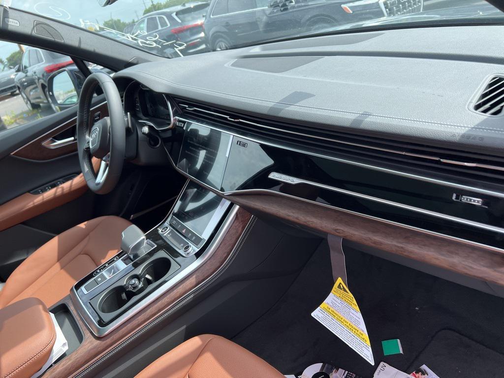 new 2025 Audi Q7 car, priced at $71,580