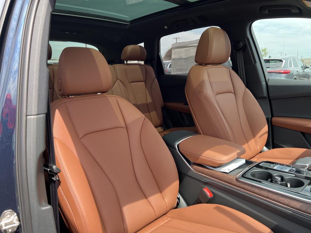 new 2025 Audi Q7 car, priced at $71,580