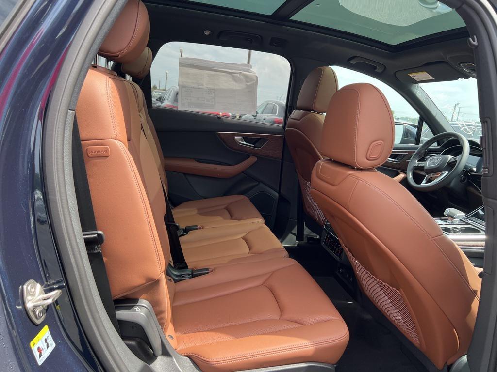 new 2025 Audi Q7 car, priced at $71,580