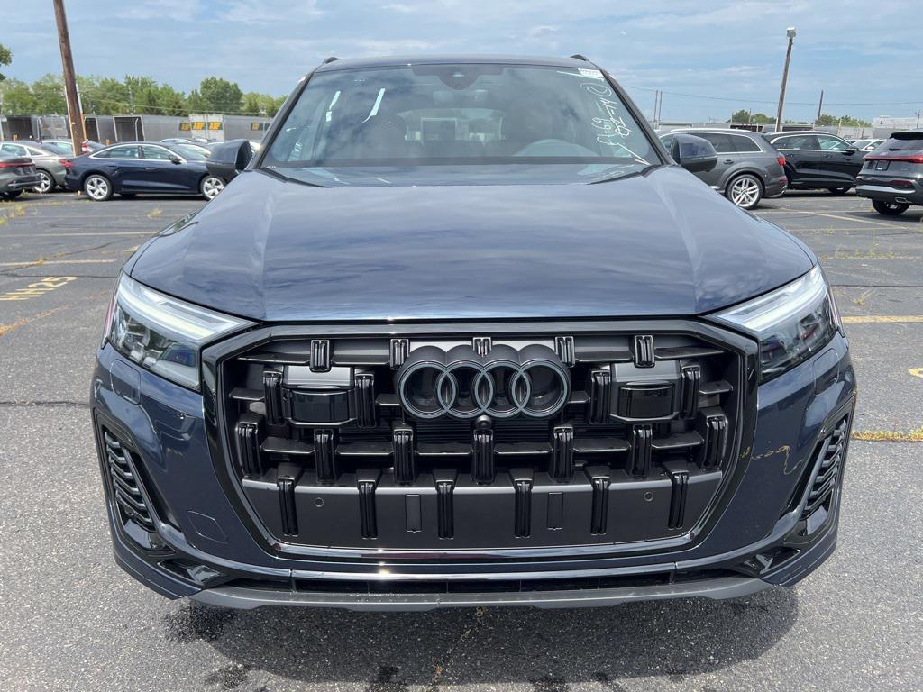 new 2025 Audi Q7 car, priced at $71,580