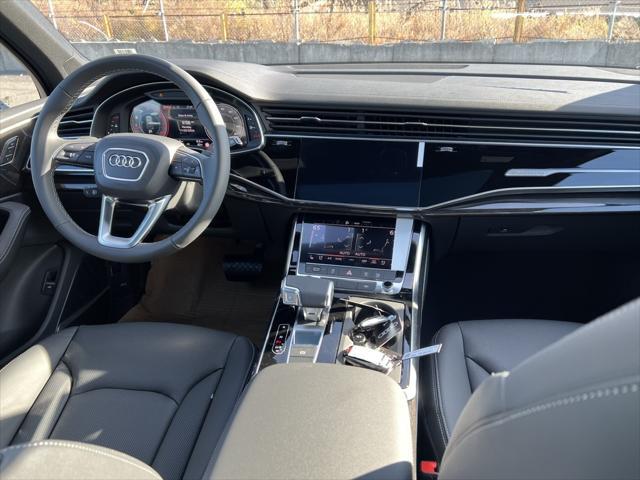 new 2025 Audi Q7 car, priced at $83,935