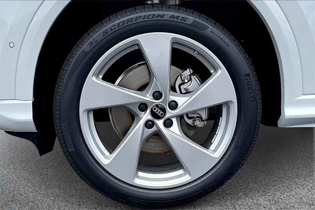 new 2025 Audi Q5 car, priced at $62,080