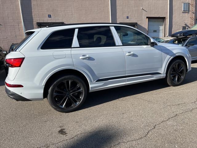 new 2025 Audi Q7 car, priced at $75,805