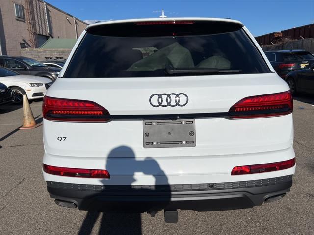 new 2025 Audi Q7 car, priced at $75,805