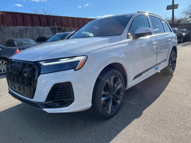 new 2025 Audi Q7 car, priced at $75,805