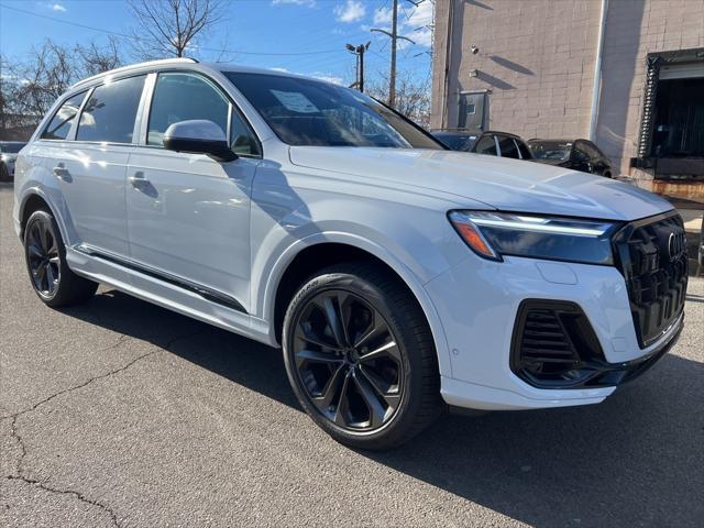 new 2025 Audi Q7 car, priced at $75,805