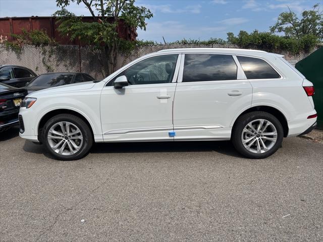 new 2025 Audi Q7 car, priced at $71,830