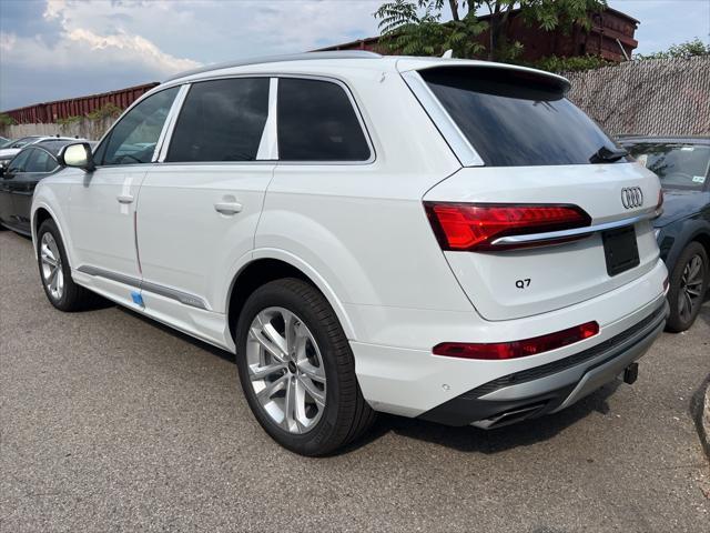 new 2025 Audi Q7 car, priced at $71,830