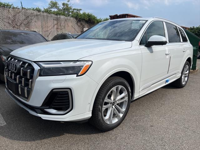 new 2025 Audi Q7 car, priced at $71,830