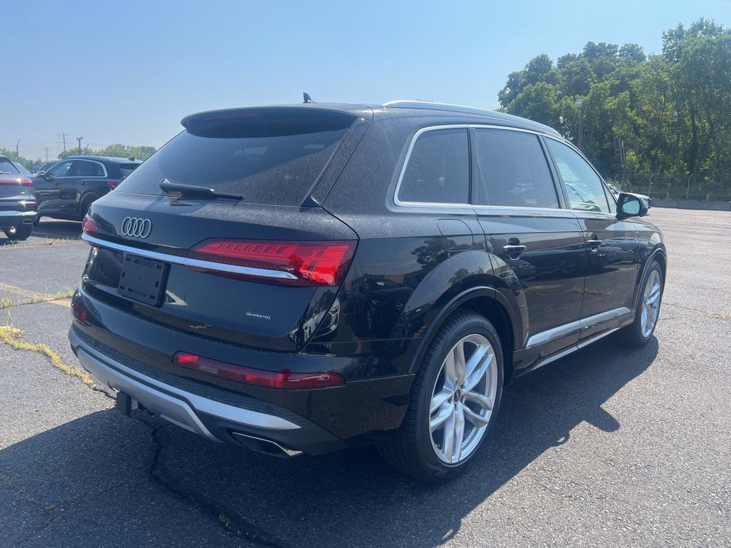 new 2025 Audi Q7 car, priced at $76,480