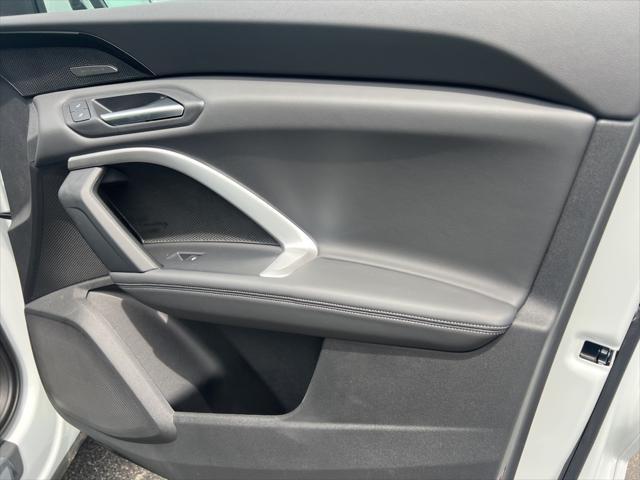 new 2025 Audi Q5 car, priced at $61,105
