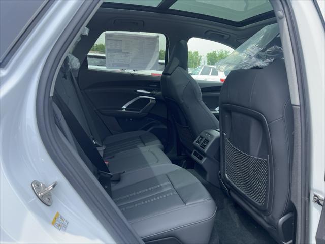 new 2025 Audi Q5 car, priced at $61,105
