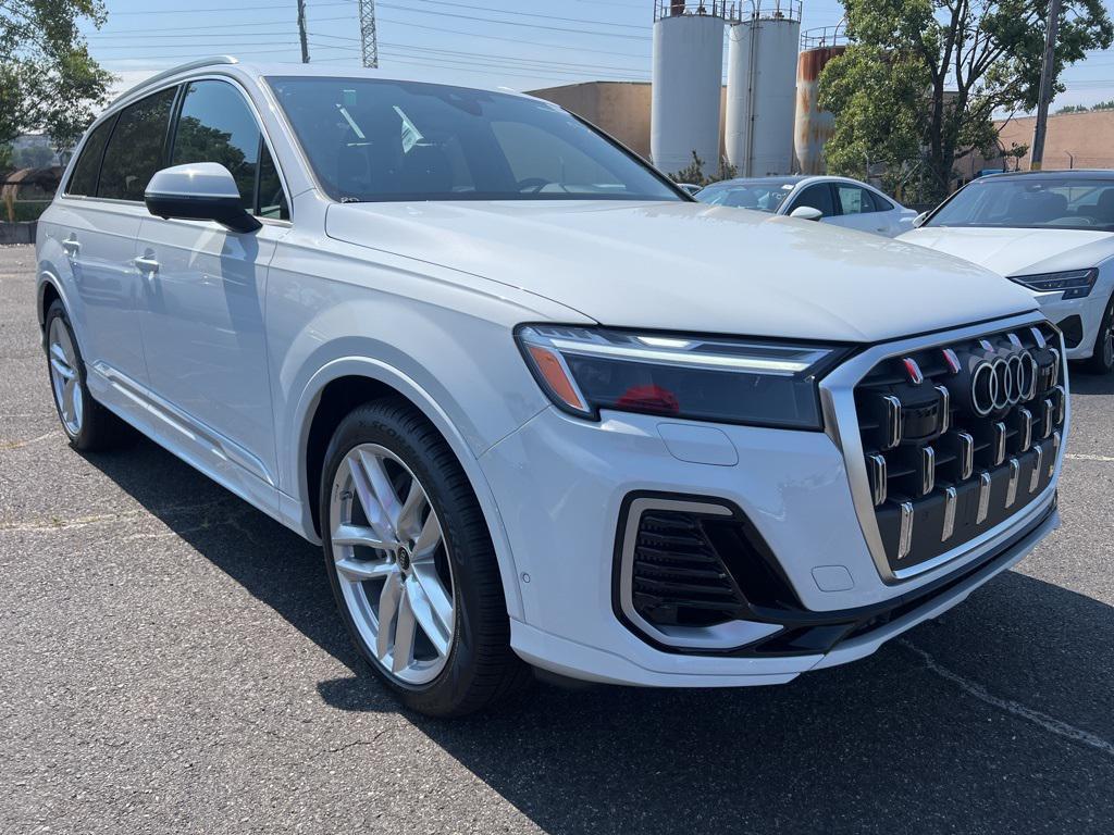 new 2025 Audi Q7 car, priced at $76,335