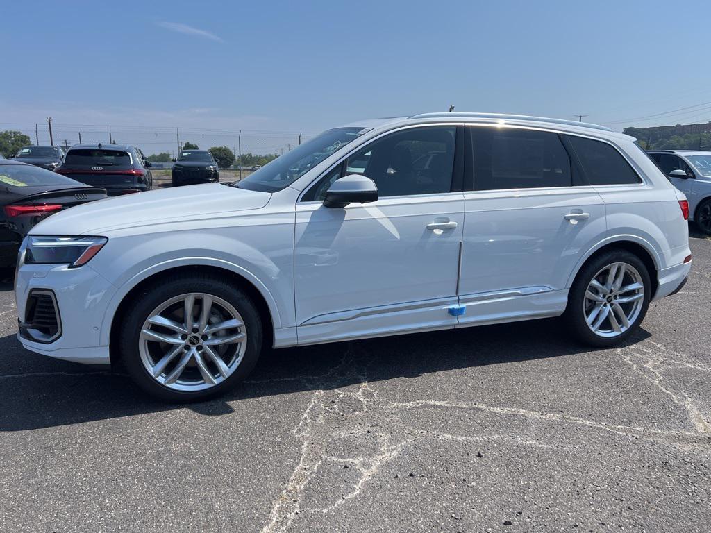new 2025 Audi Q7 car, priced at $76,335