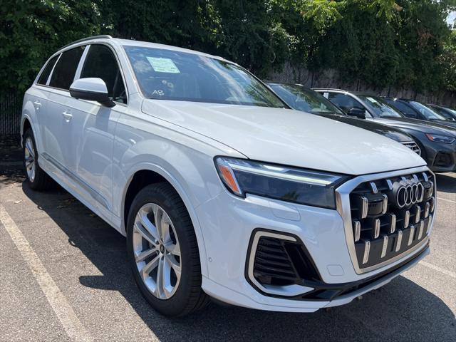 new 2025 Audi Q7 car, priced at $75,700