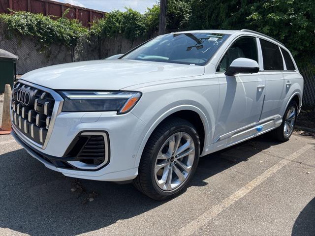 new 2025 Audi Q7 car, priced at $75,700