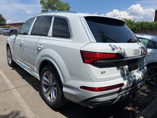 new 2025 Audi Q7 car, priced at $75,700