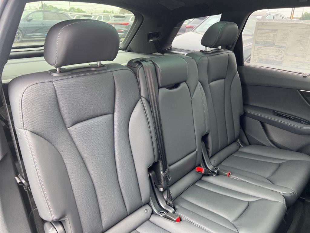 new 2025 Audi Q7 car, priced at $76,335