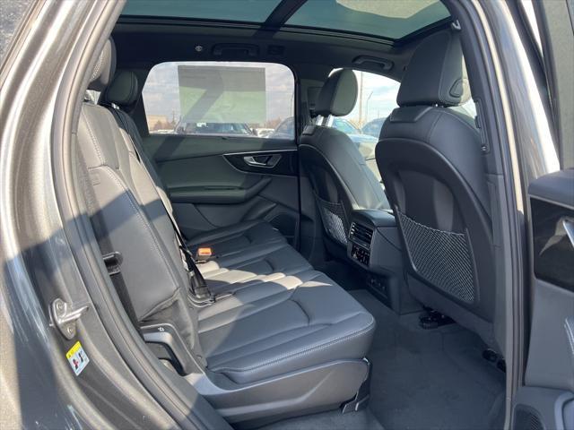 new 2025 Audi Q7 car, priced at $77,750
