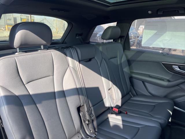 new 2025 Audi Q7 car, priced at $77,750