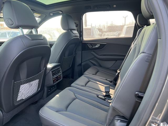 new 2025 Audi Q7 car, priced at $77,750
